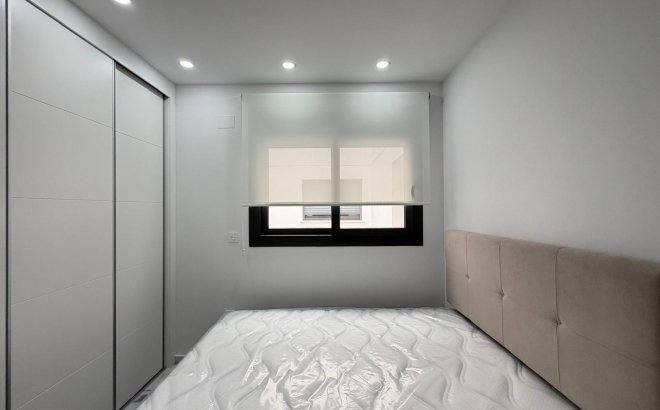 Revente - Appartement -
Torrevieja - Estacion De Autobuses