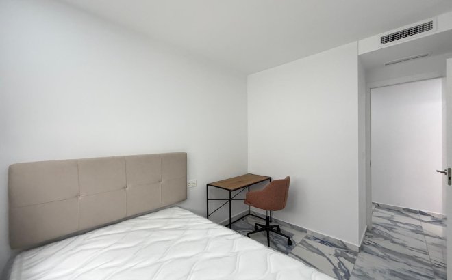 Revente - Appartement -
Torrevieja - Estacion De Autobuses