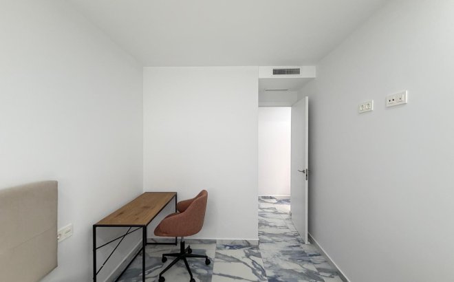 Revente - Appartement -
Torrevieja - Estacion De Autobuses