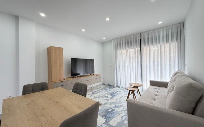 Revente - Appartement -
Torrevieja - Estacion De Autobuses