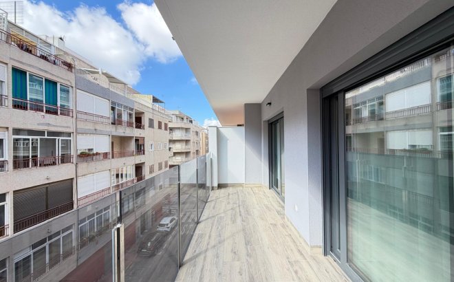 Revente - Appartement -
Torrevieja - Estacion De Autobuses