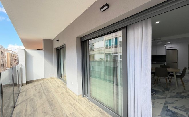 Revente - Appartement -
Torrevieja - Estacion De Autobuses