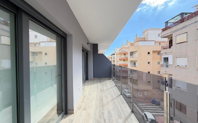 Revente - Appartement -
Torrevieja - Estacion De Autobuses