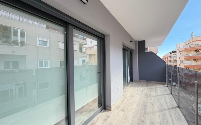 Revente - Appartement -
Torrevieja - Estacion De Autobuses
