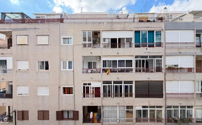Revente - Appartement -
Torrevieja - Estacion De Autobuses