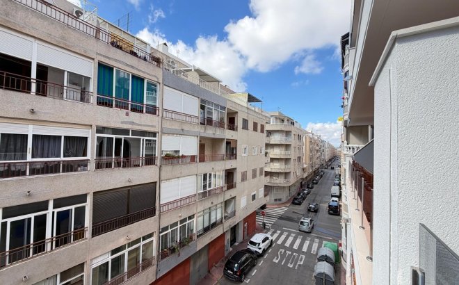 Revente - Appartement -
Torrevieja - Estacion De Autobuses