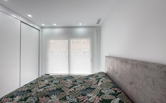 Revente - Appartement -
Torrevieja - Estacion De Autobuses