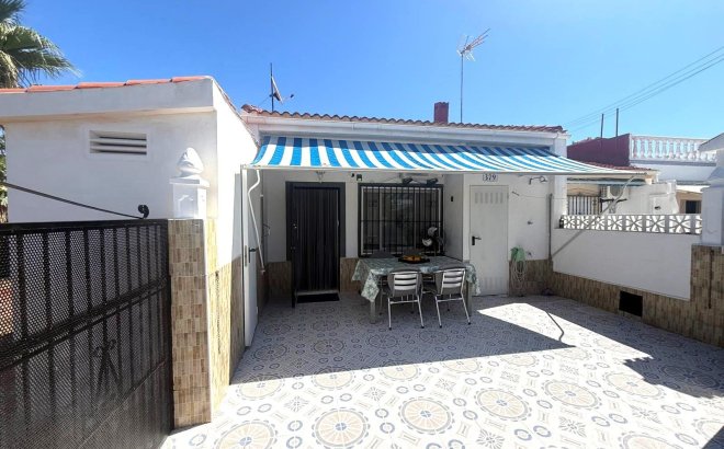 Resale - Bungalow -
Torrevieja - Torretas