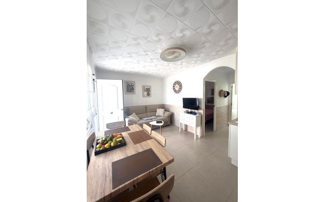 Resale - Bungalow -
Torrevieja - Torretas