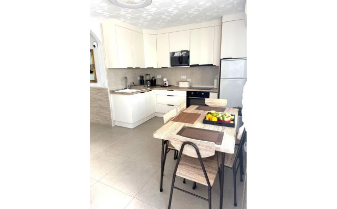 Resale - Bungalow -
Torrevieja - Torretas