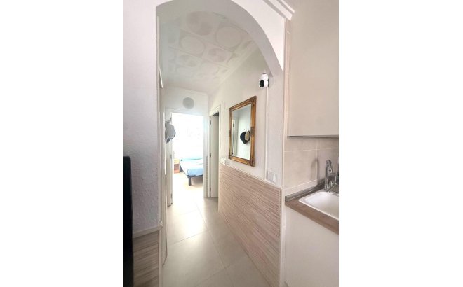 Resale - Bungalow -
Torrevieja - Torretas