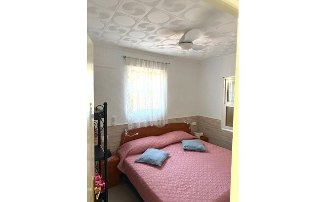 Resale - Bungalow -
Torrevieja - Torretas