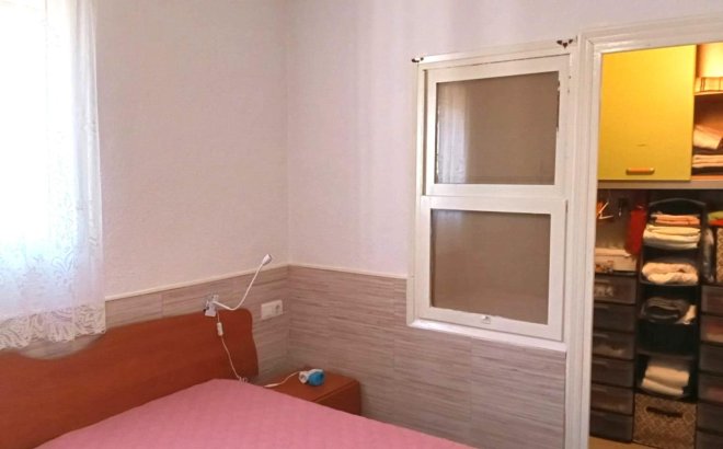 Resale - Bungalow -
Torrevieja - Torretas