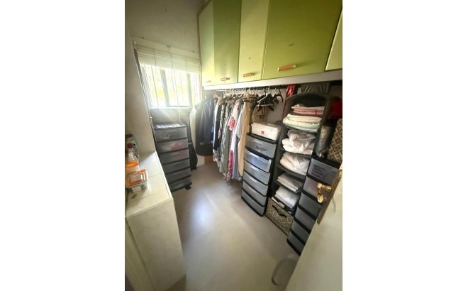 Resale - Bungalow -
Torrevieja - Torretas
