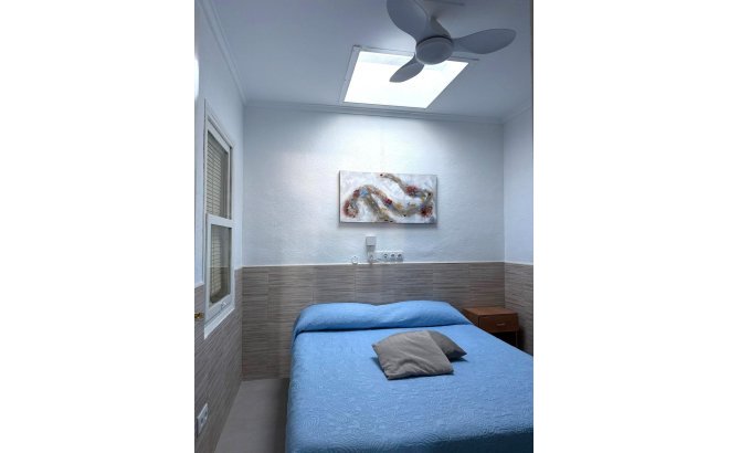 Resale - Bungalow -
Torrevieja - Torretas
