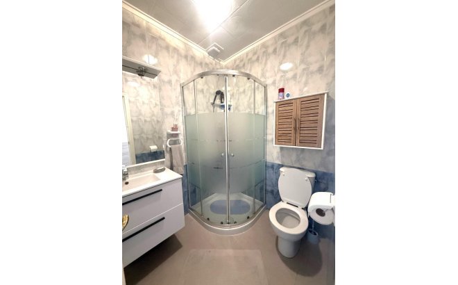 Resale - Bungalow -
Torrevieja - Torretas