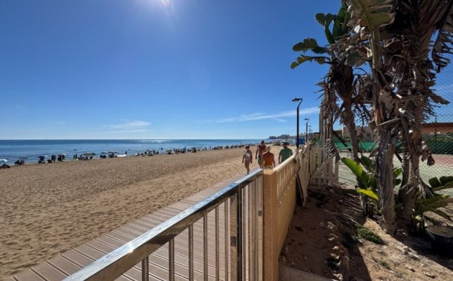Revente - Appartement -
La Mata - Costa Blanca