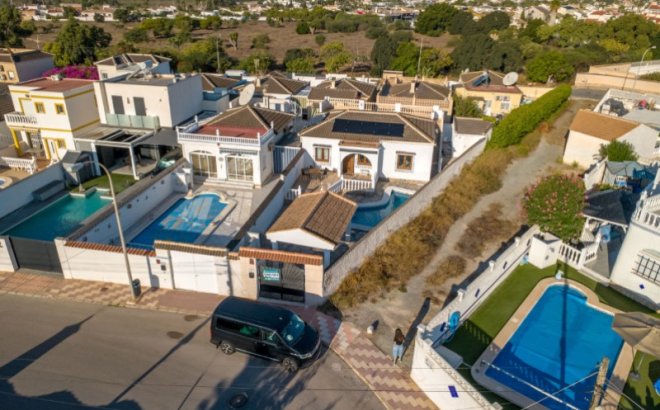 Revente - Villa -
Torrevieja - Costa Blanca