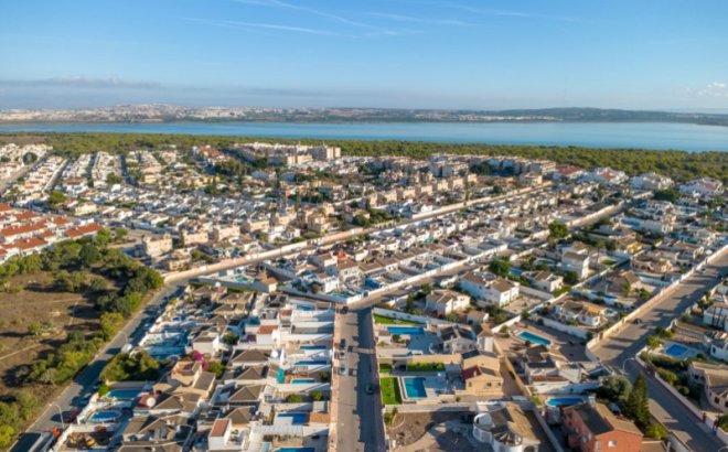 Revente - Villa -
Torrevieja - Costa Blanca