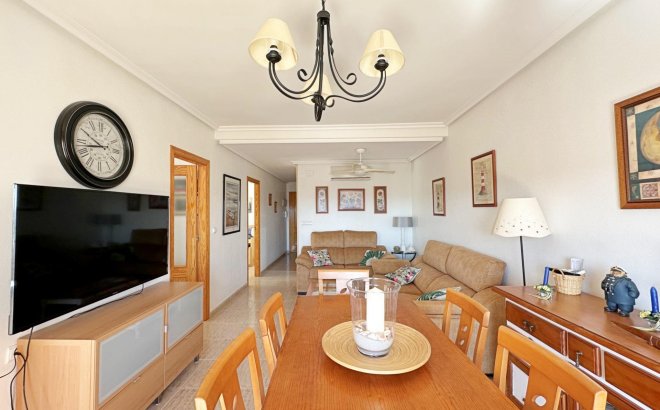 Revente - Appartement -
Orihuela Costa - Campoamor