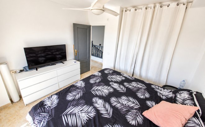 Revente - Villa -
Villamartin - Costa Blanca