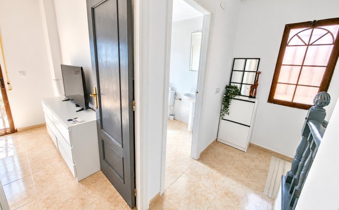 Revente - Villa -
Villamartin - Costa Blanca