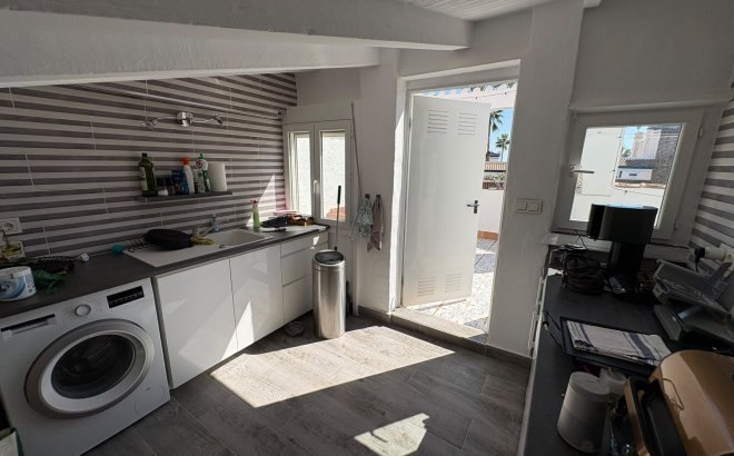 Revente - Villa -
Villamartin - Costa Blanca