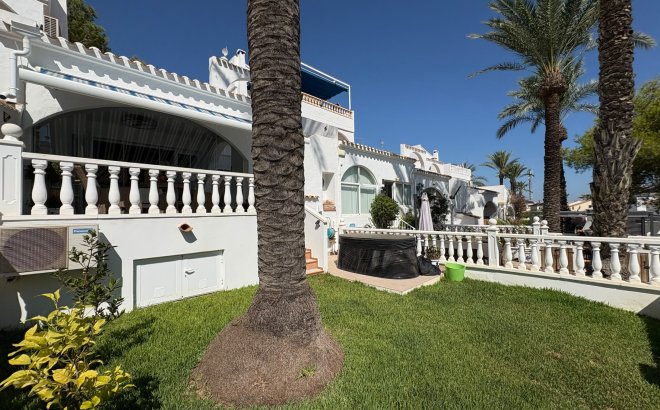 Revente - Villa -
Villamartin - Costa Blanca