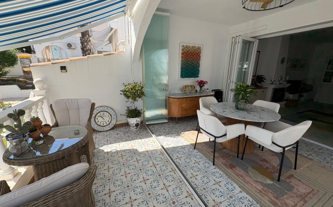 Revente - Villa -
Villamartin - Costa Blanca