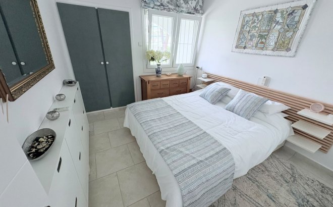 Revente - Villa -
Villamartin - Costa Blanca