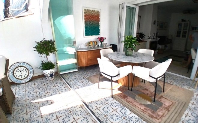 Revente - Town House -
Villamartin - Costa Blanca