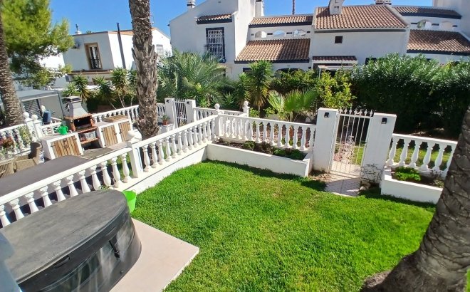 Revente - Town House -
Villamartin - Costa Blanca