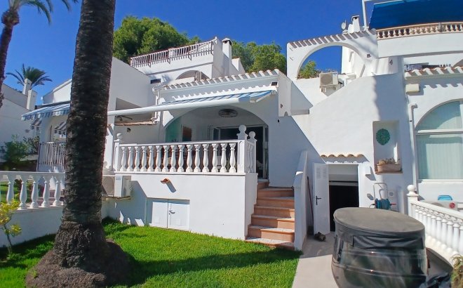 Revente - Town House -
Villamartin - Costa Blanca