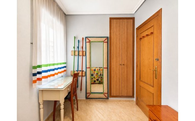 Revente - Appartement -
Torrevieja - Costa Blanca