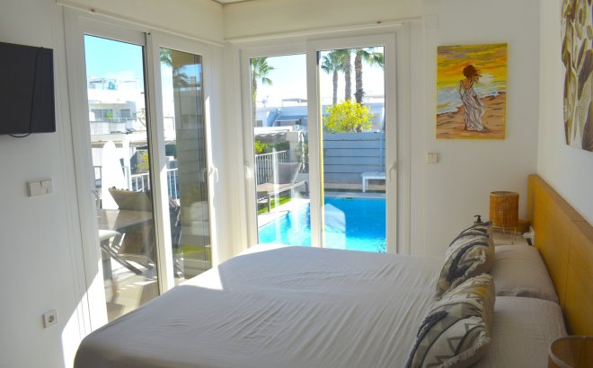 Resale - Villa -
Vistabella Golf Entre Naranjos - Inland