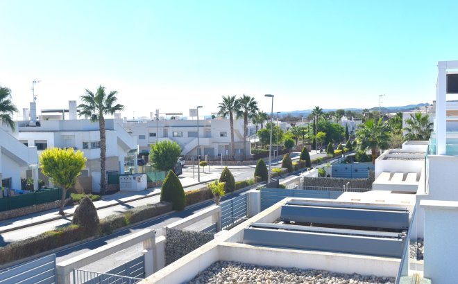 Resale - Villa -
Vistabella Golf Entre Naranjos - Inland