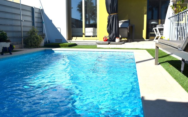 Resale - Villa -
Vistabella Golf Entre Naranjos - Inland