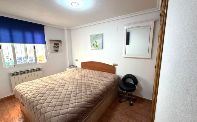 Resale - Bungalow -
Torrevieja - La Mata