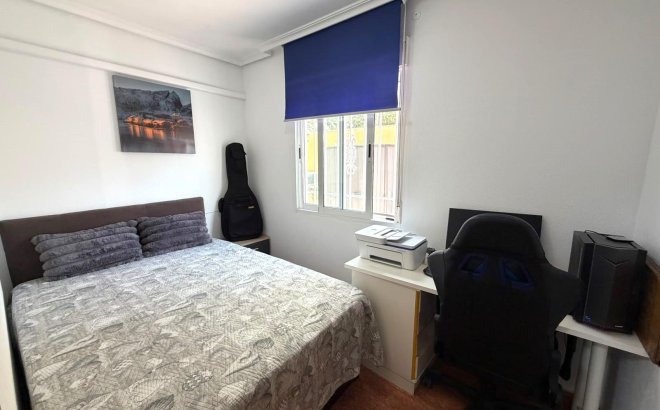 Resale - Bungalow -
Torrevieja - La Mata