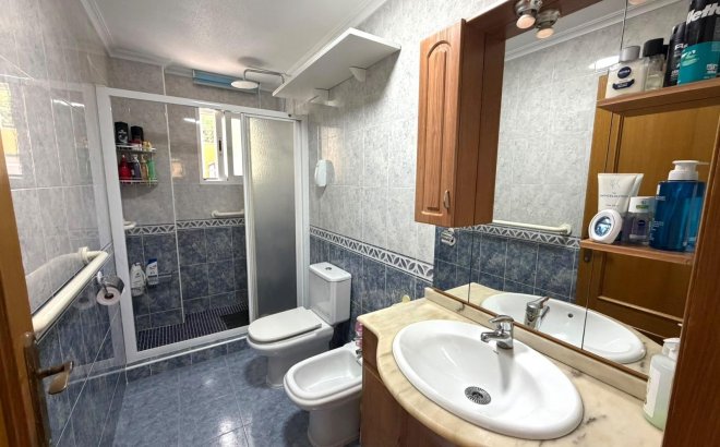 Resale - Bungalow -
Torrevieja - La Mata