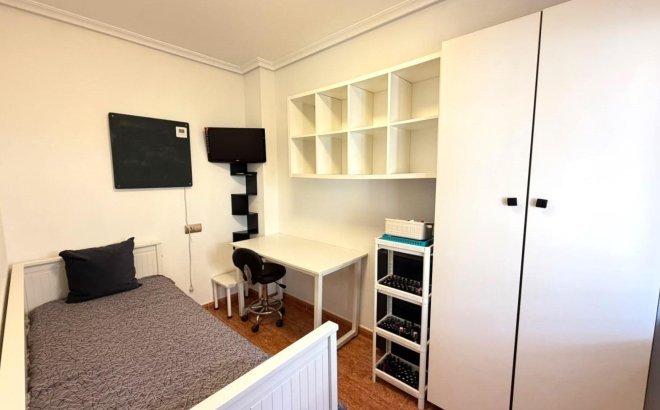 Resale - Bungalow -
Torrevieja - La Mata