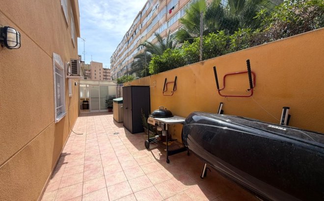 Resale - Bungalow -
Torrevieja - La Mata