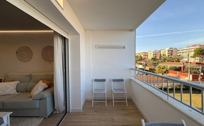 Resale - Apartment -
Torrevieja - Punta Prima
