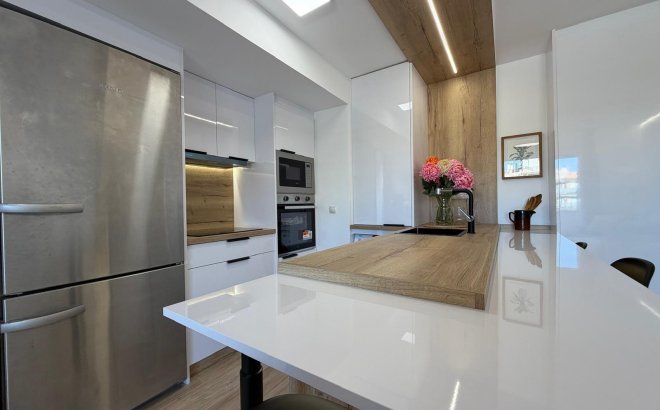Resale - Apartment -
Torrevieja - Punta Prima