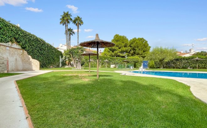 Resale - Apartment -
Mil Palmeras - Costa Blanca