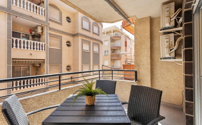 Revente - Appartement -
Torrevieja - Playa de los Locos