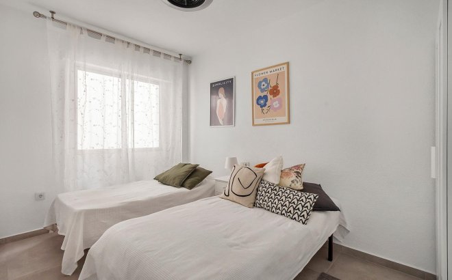 Revente - Appartement -
Torrevieja - Playa de los Locos