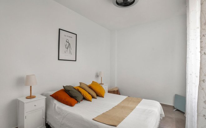 Revente - Appartement -
Torrevieja - Playa de los Locos