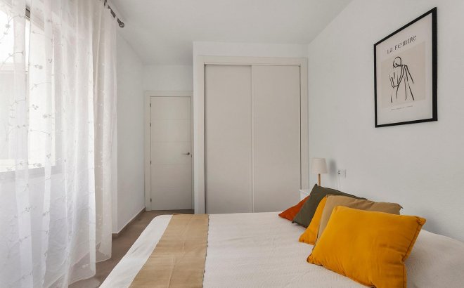 Revente - Appartement -
Torrevieja - Playa de los Locos