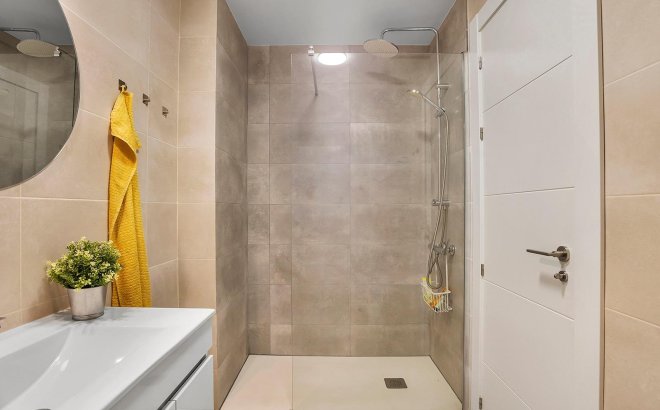 Revente - Appartement -
Torrevieja - Playa de los Locos